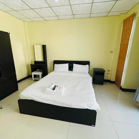 BR pensión Pattaya Exterior foto