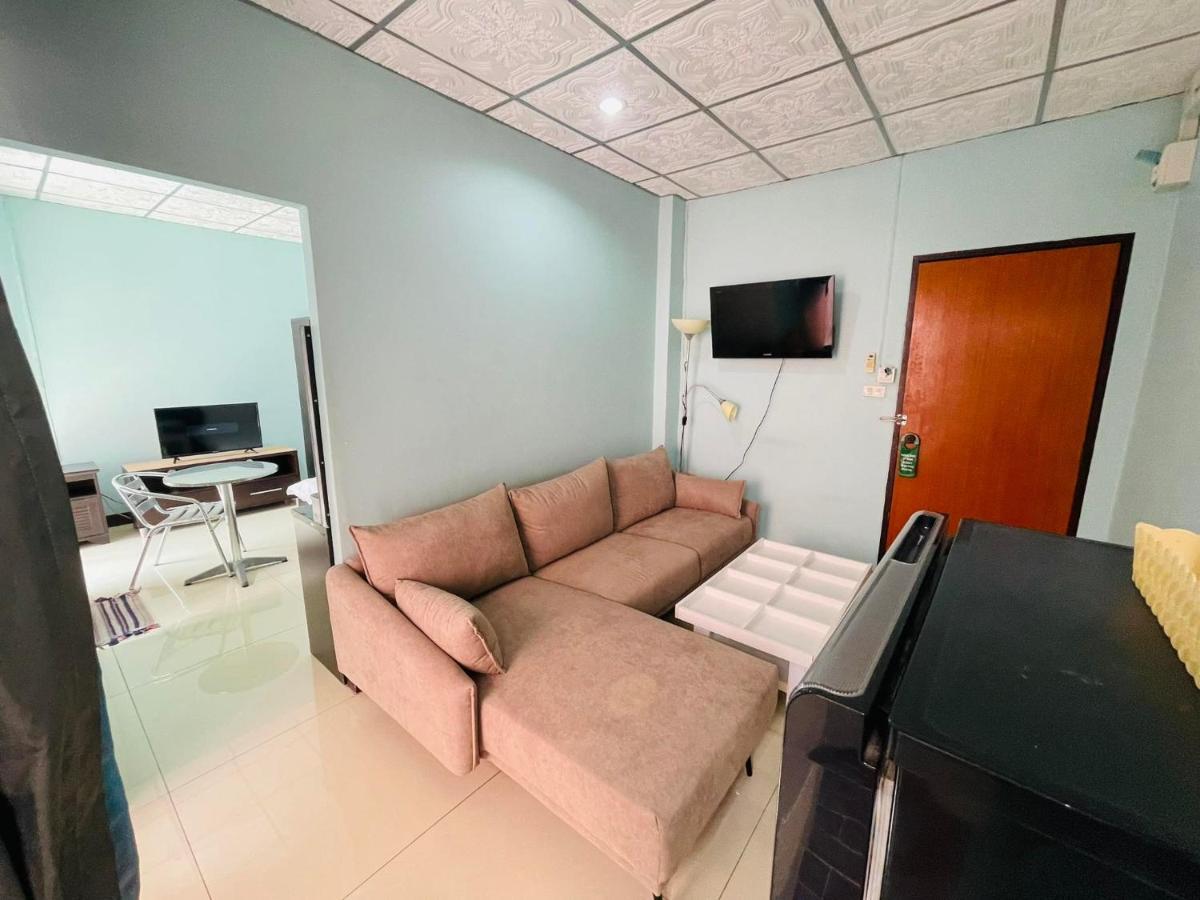 BR pensión Pattaya Exterior foto