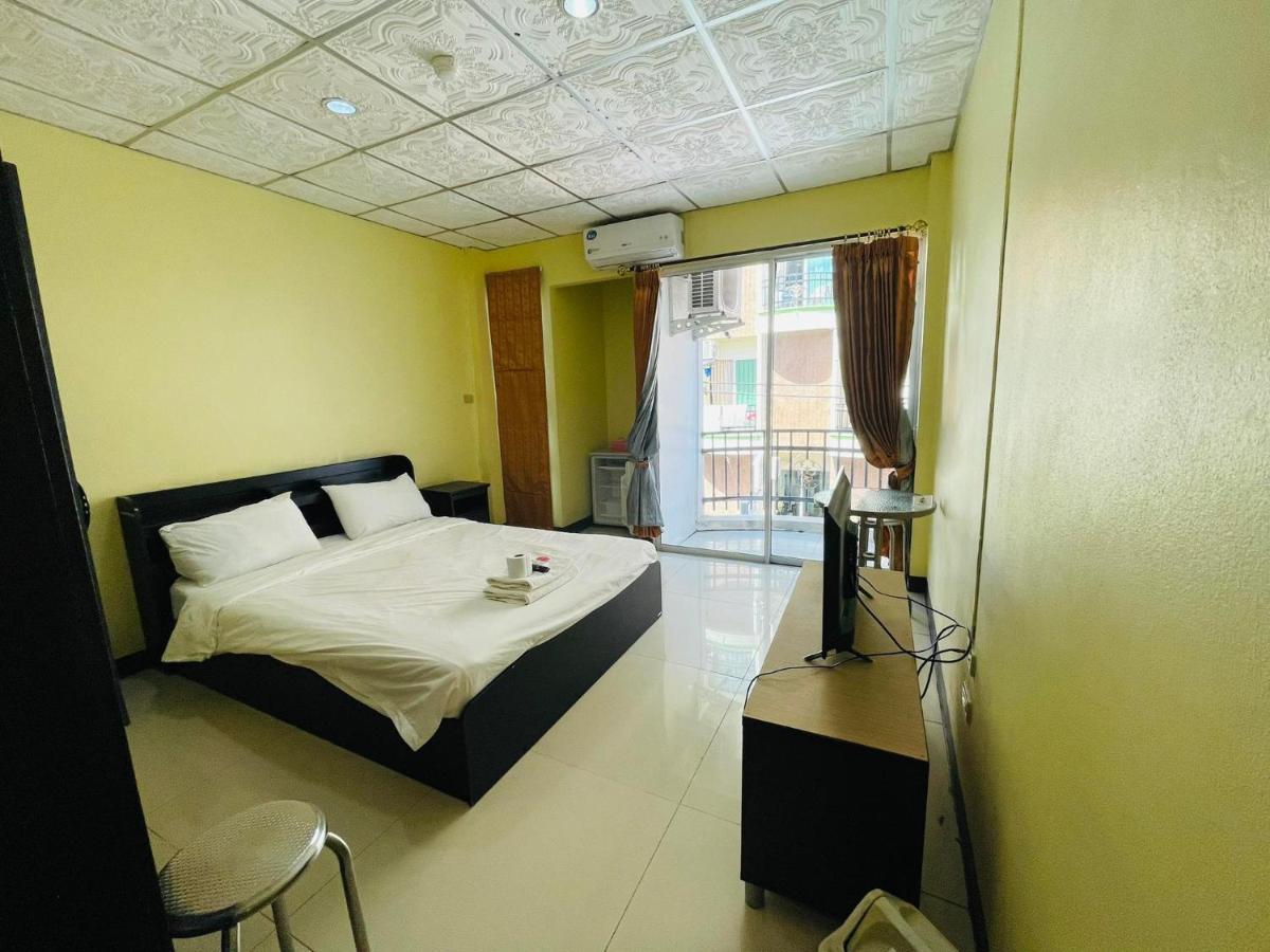 BR pensión Pattaya Exterior foto