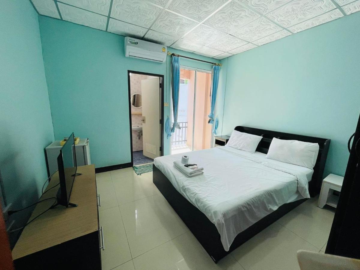 BR pensión Pattaya Exterior foto