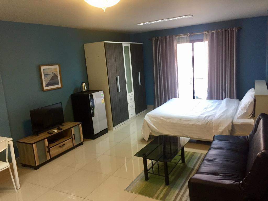 BR pensión Pattaya Exterior foto